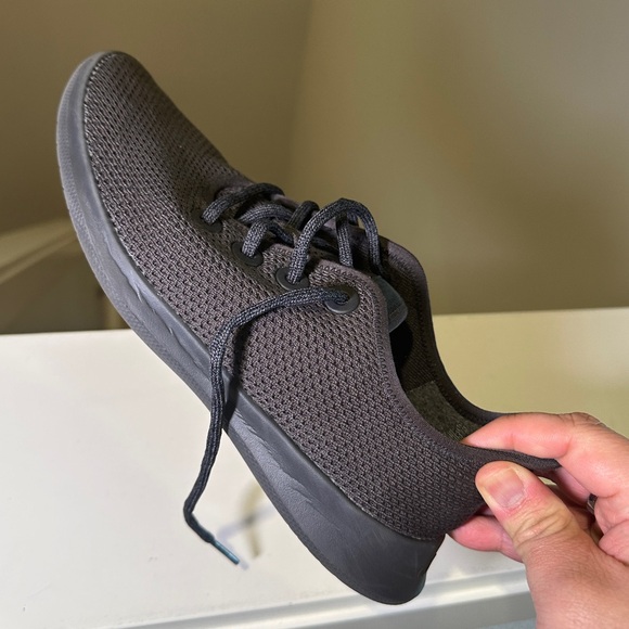 ALL BIRDS - Tree Runners, Black, Men’s Size 8 - Picture 11 of 13